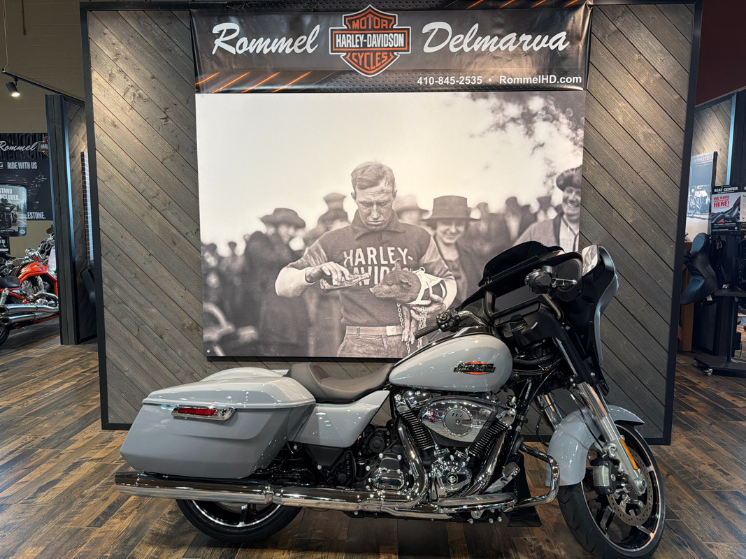 Street Glide®
