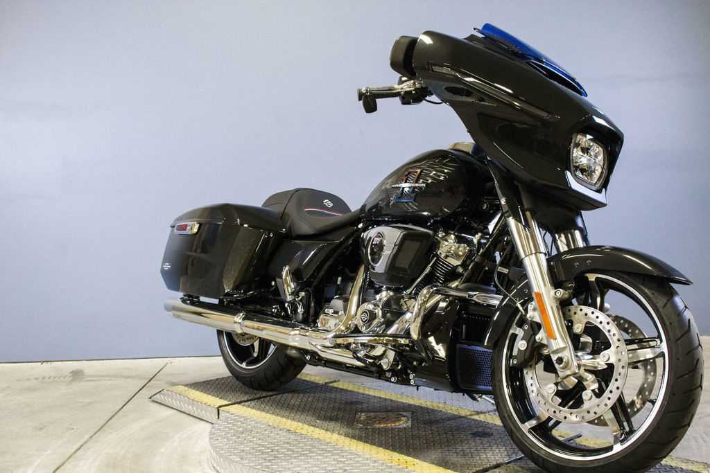 Street Glide®