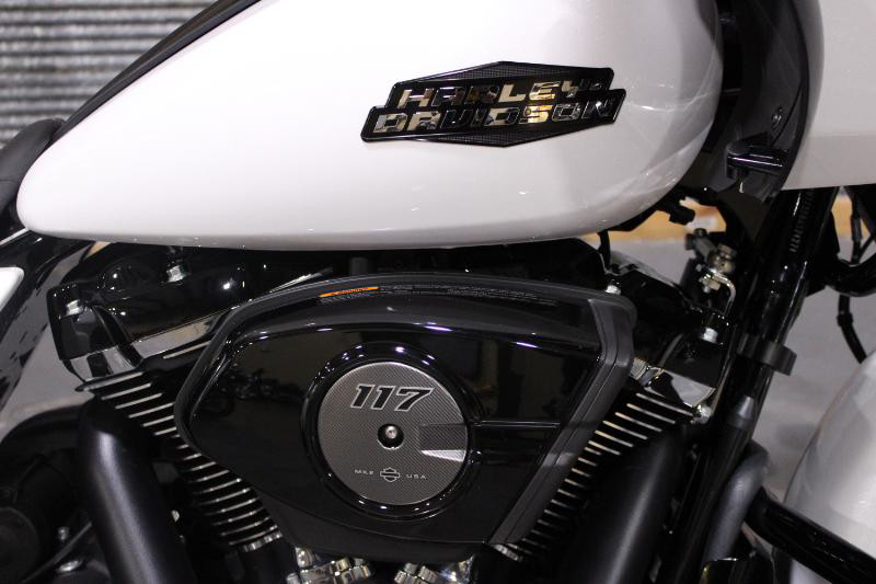 Road Glide®