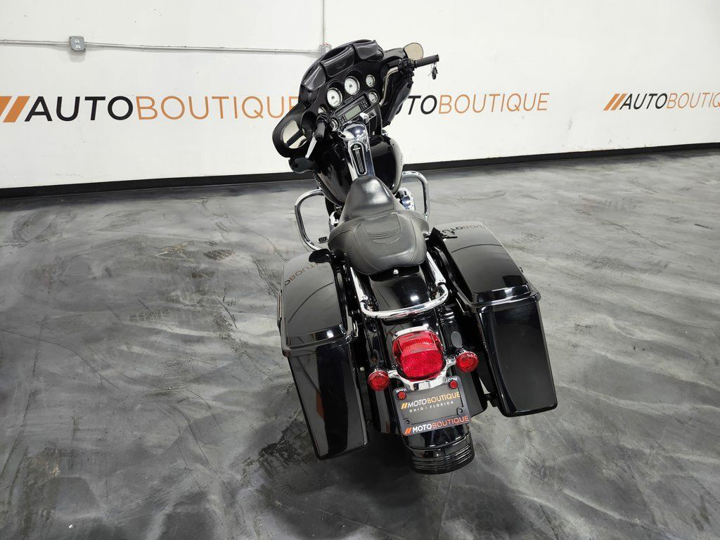 Street Glide®