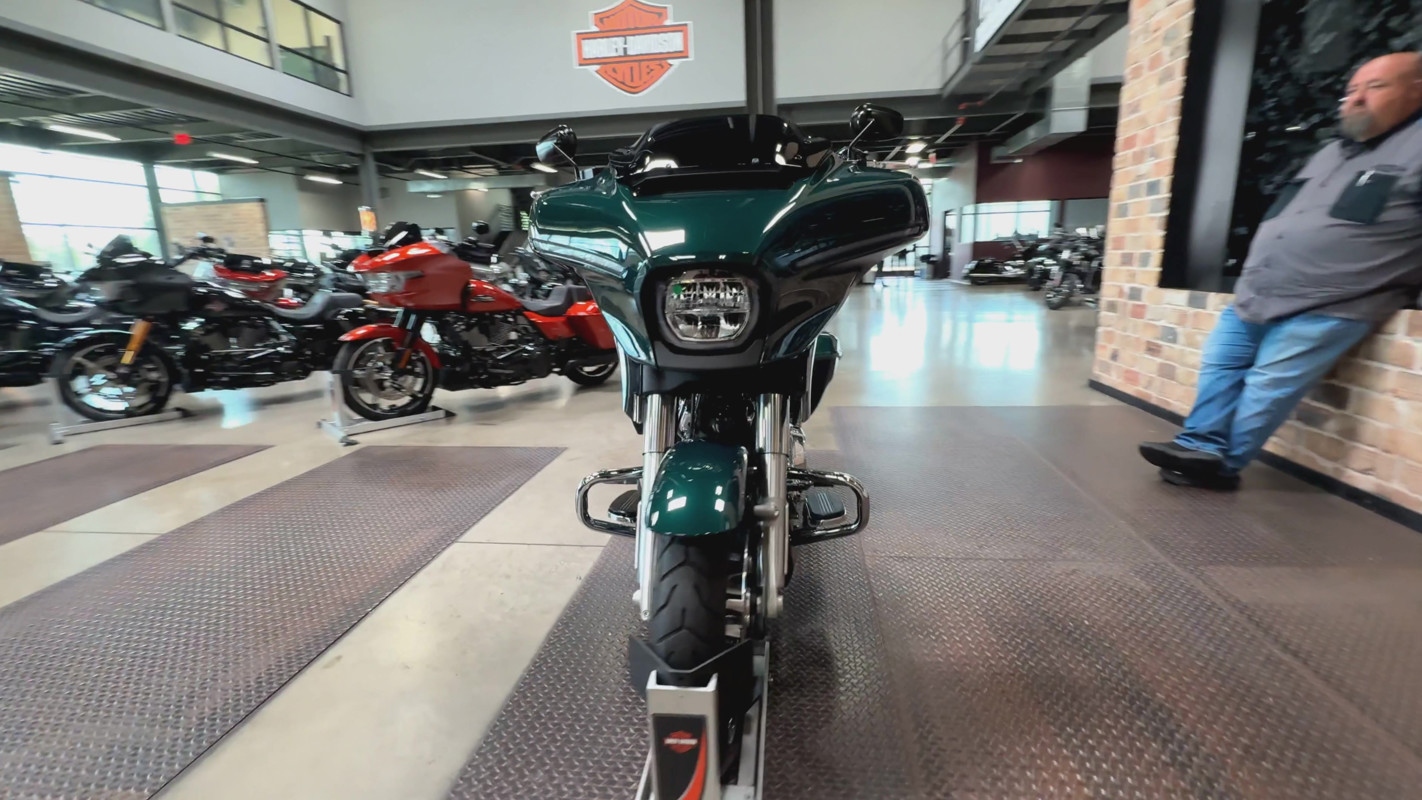 Street Glide®