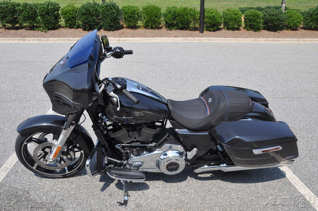 Street Glide®