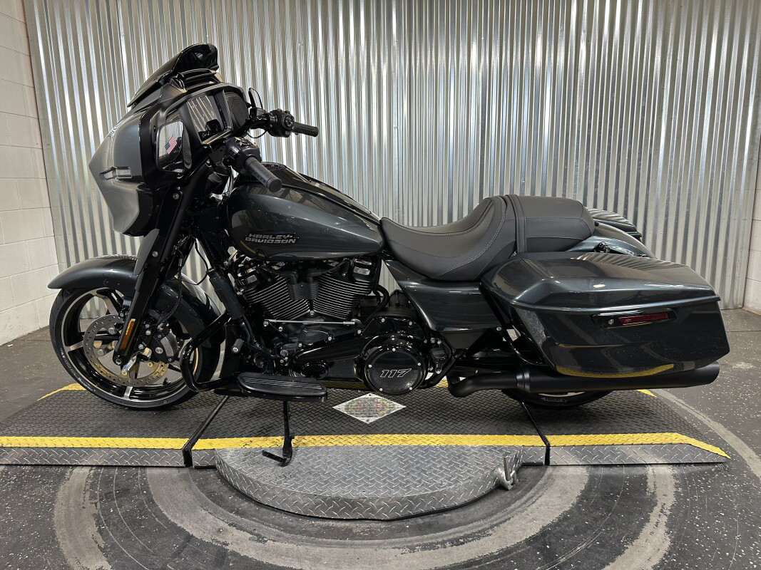 Street Glide®