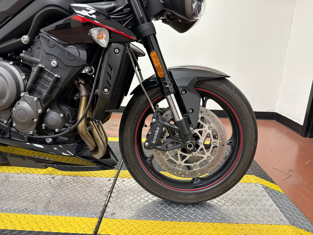 Street Triple R