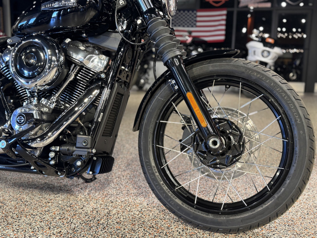 Street Bob®
