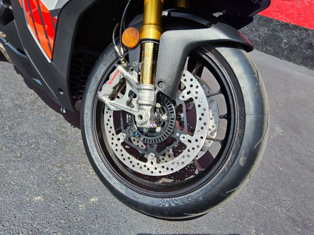 RSV4 1100