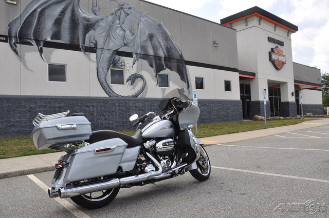 Road Glide®