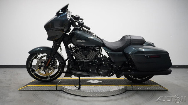 Street Glide®