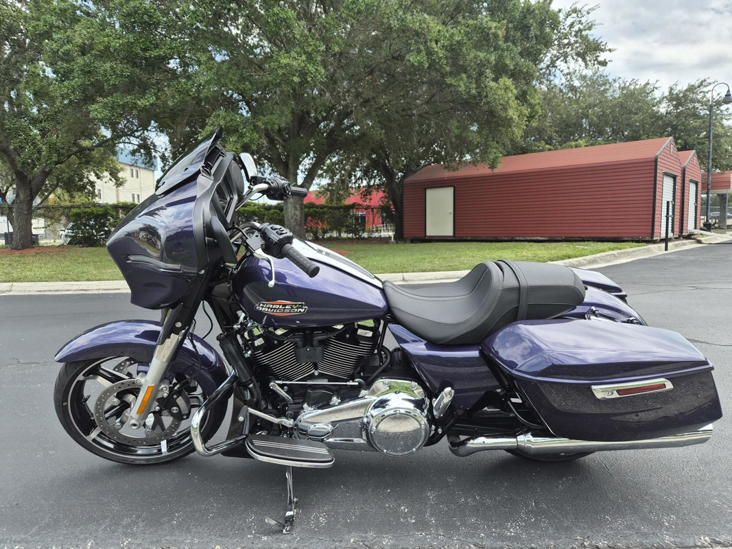 Street Glide®