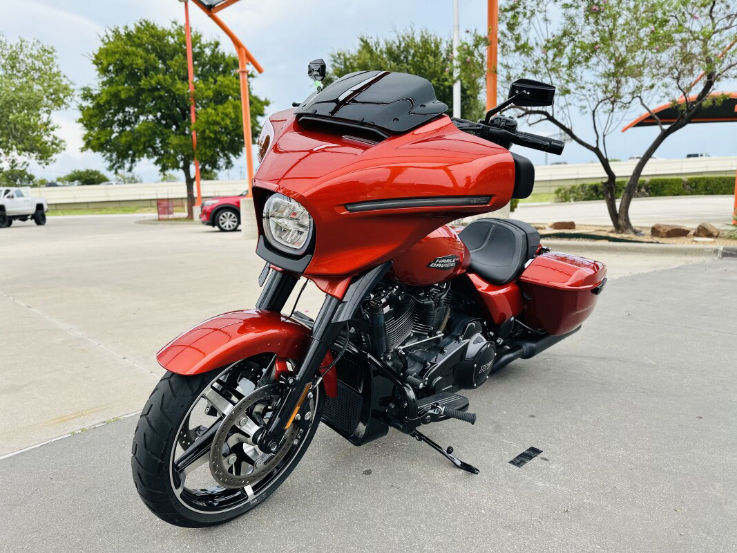 Street Glide®