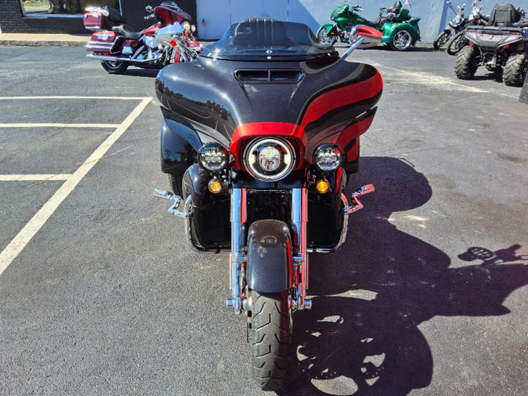 CVO Tri Glide® Ultra