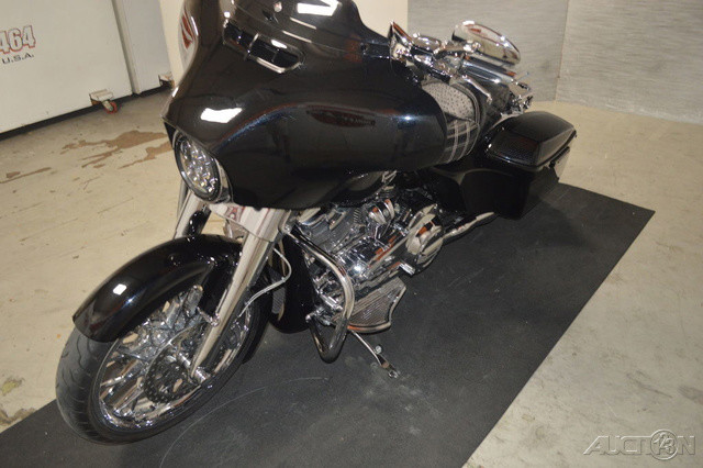 Street Glide®