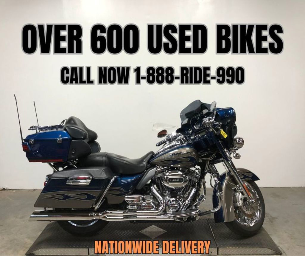 2010 Harley-Davidson® FLHTCUSE5 CVO® Ultra Classic® Electra