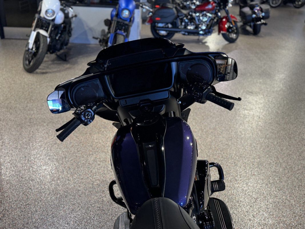 Street Glide®