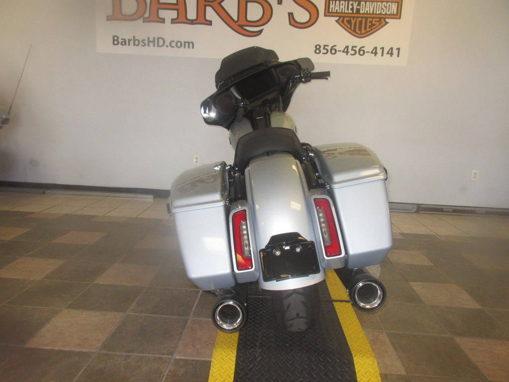 Street Glide®