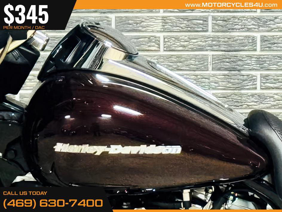 Street Glide®