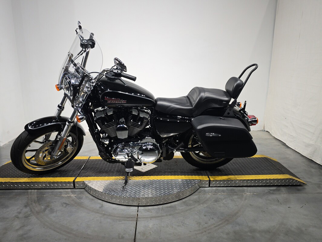 Sportster® SuperLow® 1200T