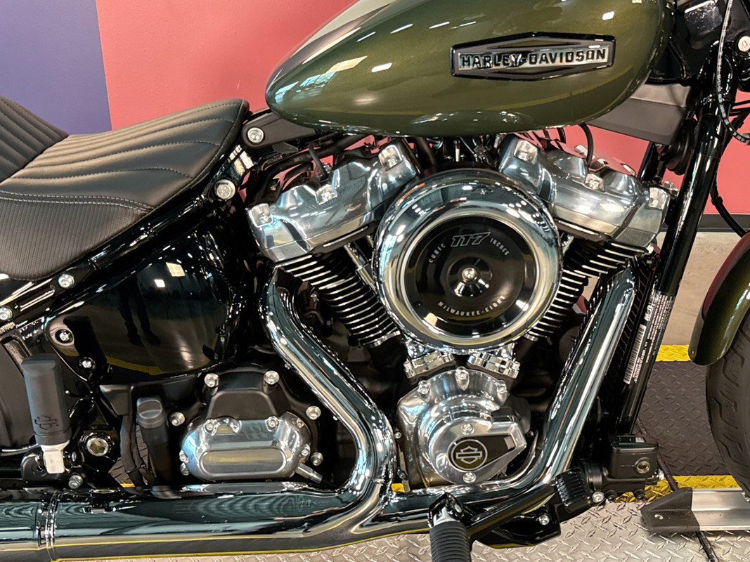 Street Bob®