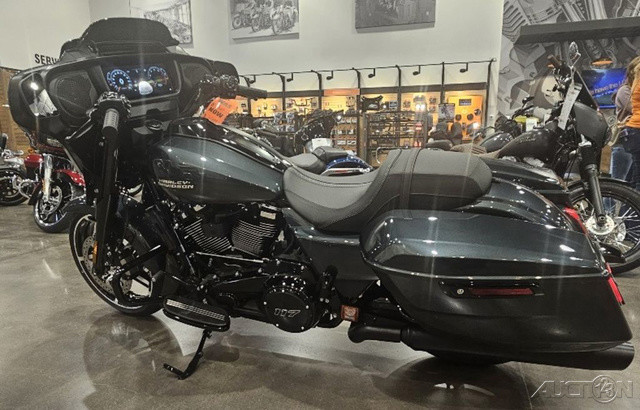 Street Glide®