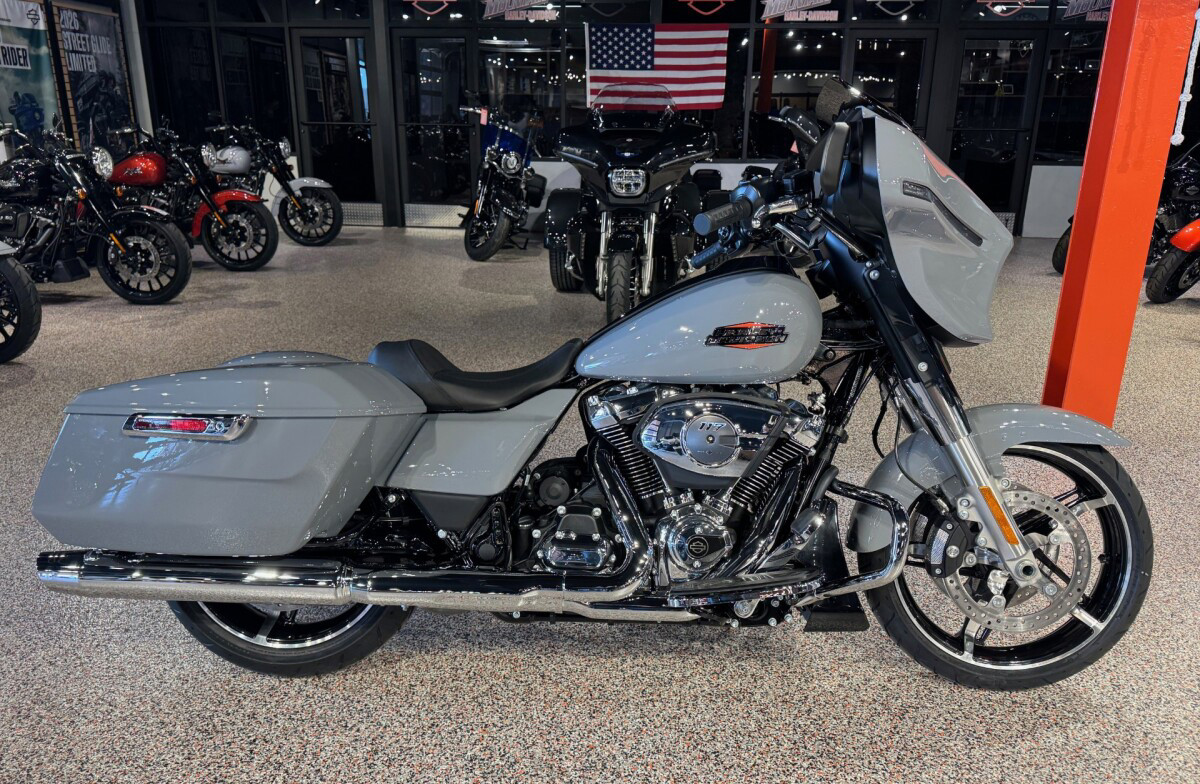 Street Glide®
