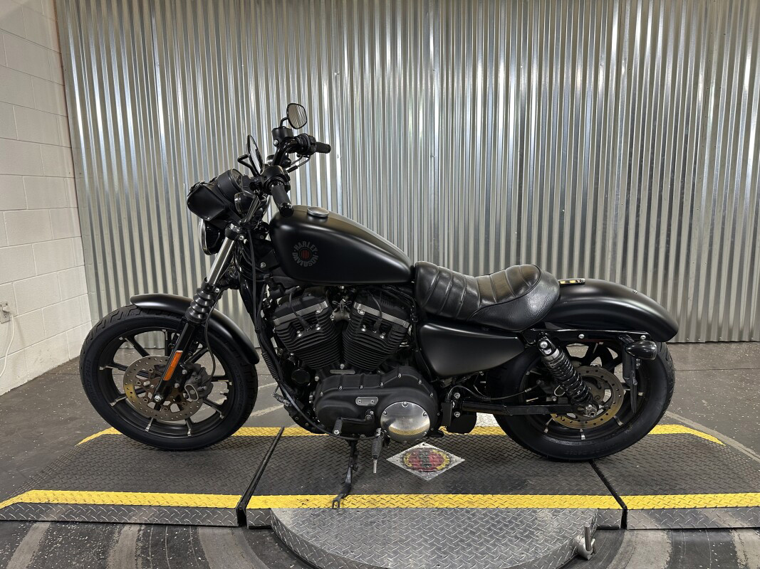 Iron 883®