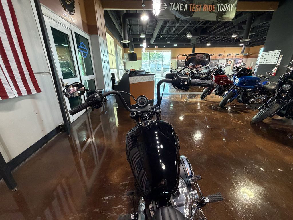 Street Bob®