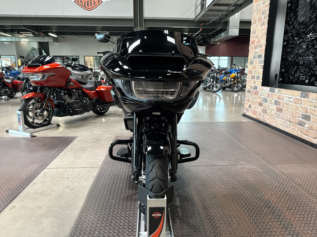 Road Glide®