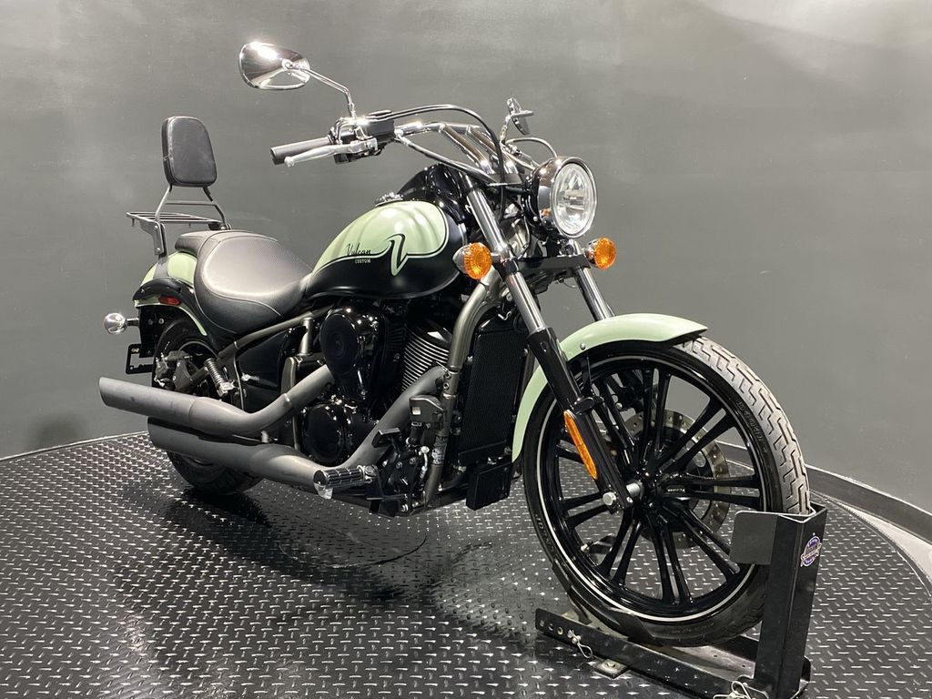 Vulcan 900 Custom