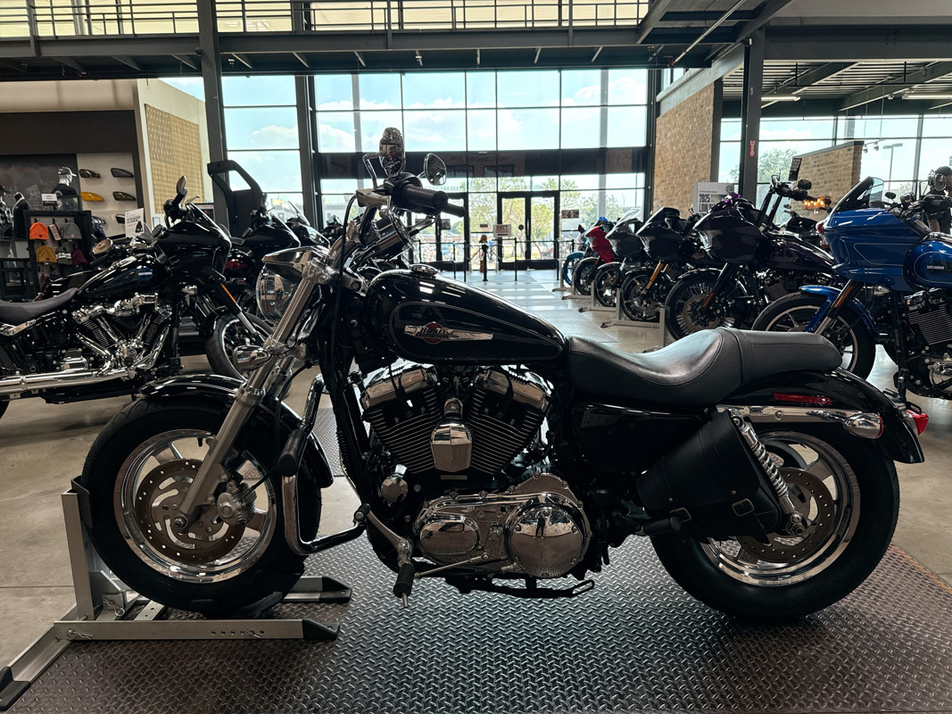 Sportster® 1200 Custom - H-D1 Factory Custom