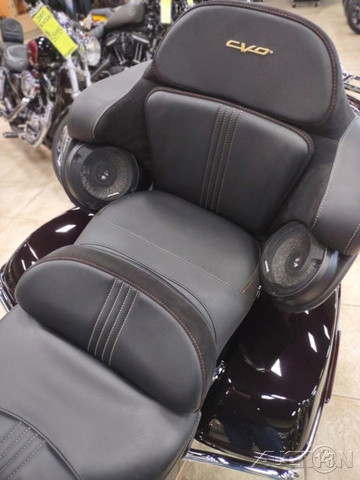 CVO® Road Glide® Limited Anniversary