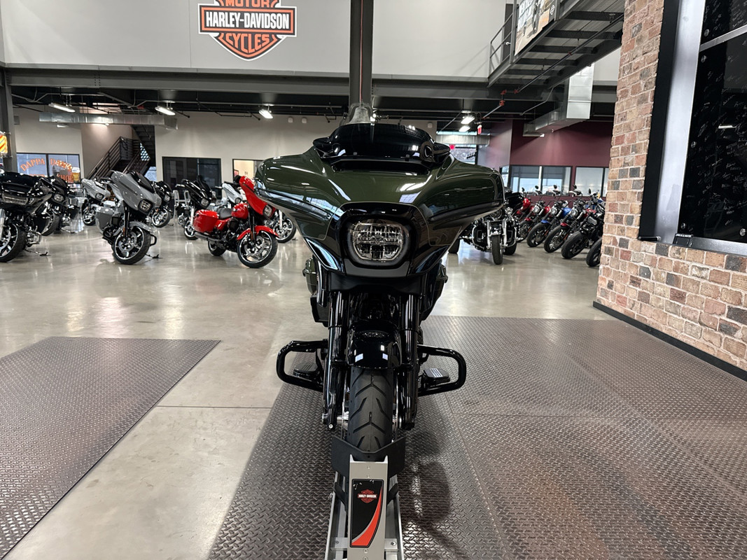 Street Glide®
