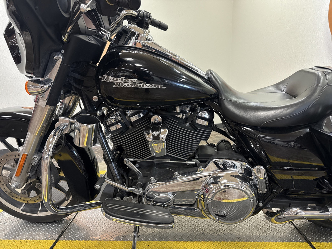 Street Glide®