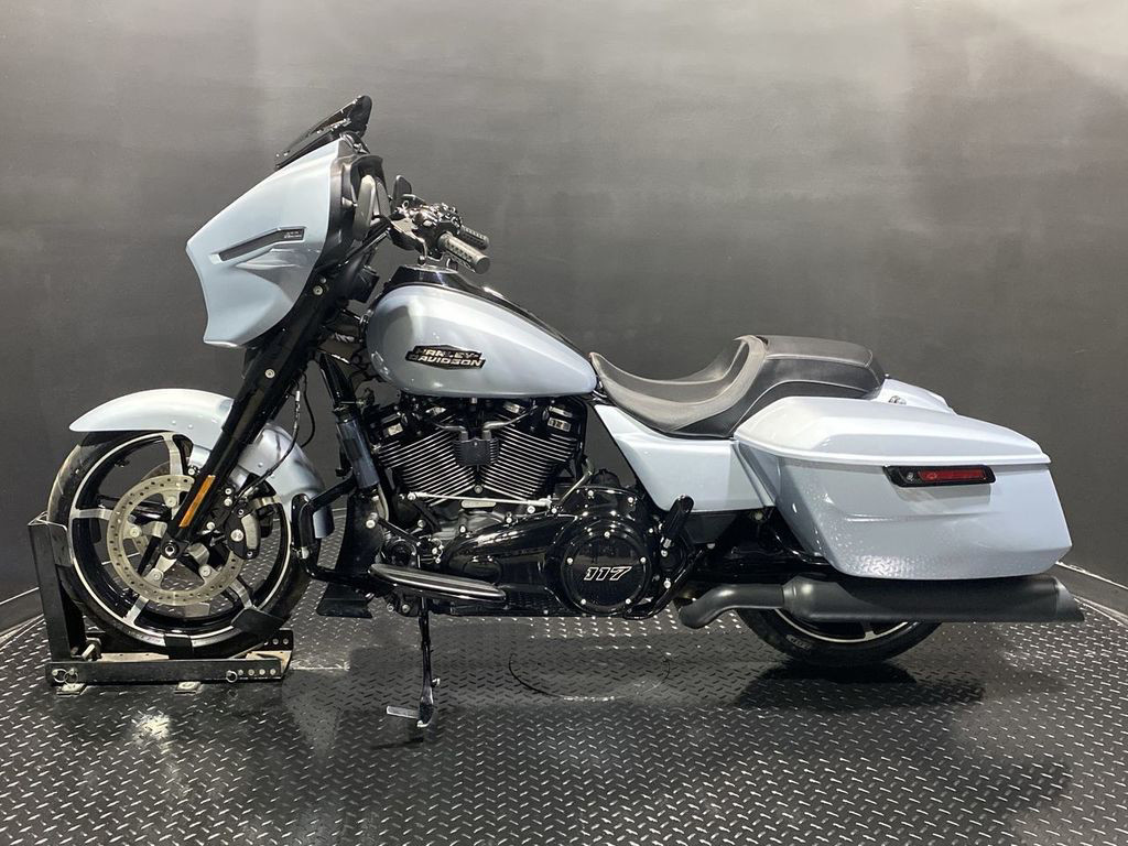 Street Glide®