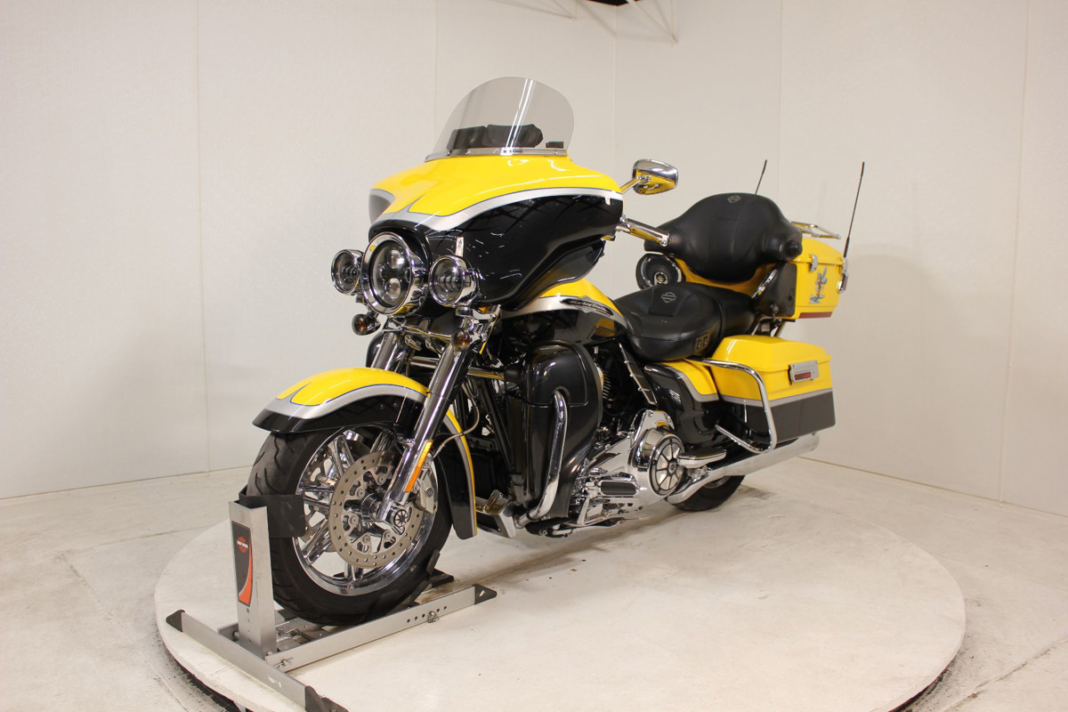CVO® Ultra Classic® Electra Glide®
