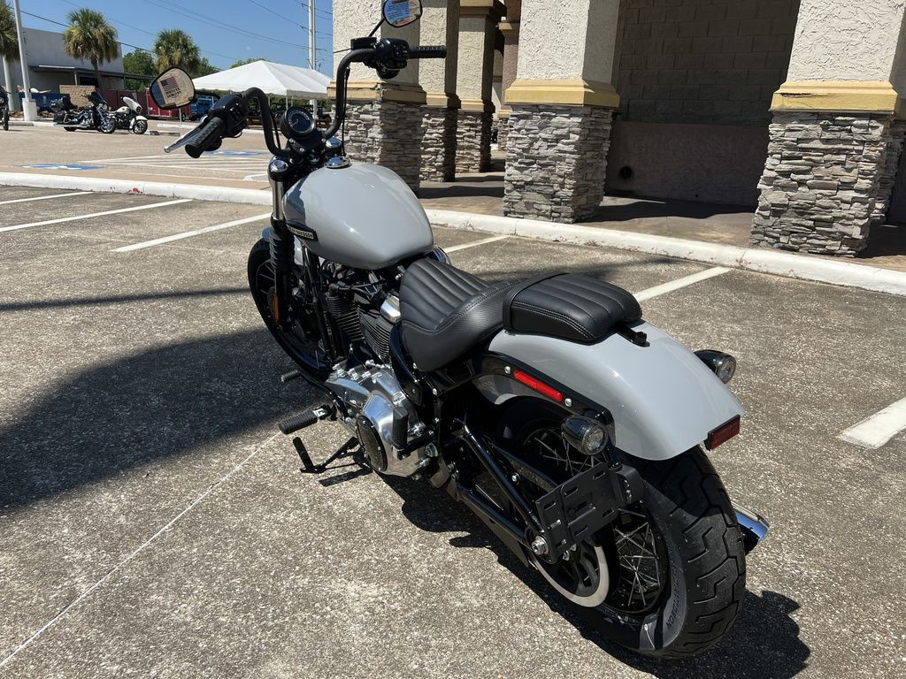 Street Bob®