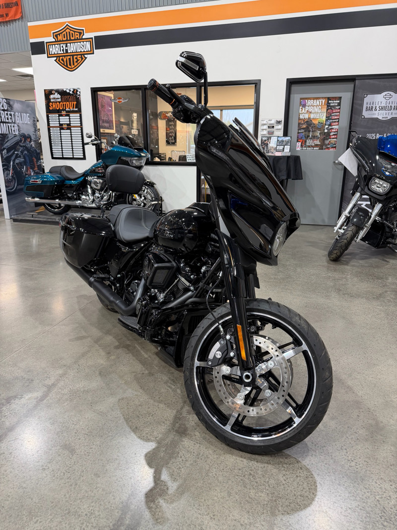 Street Glide®