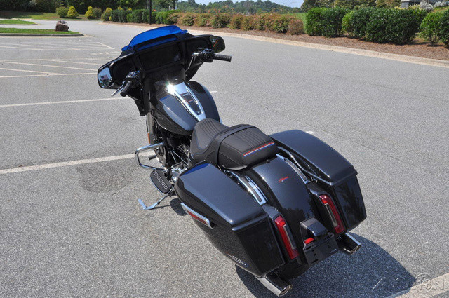Street Glide®