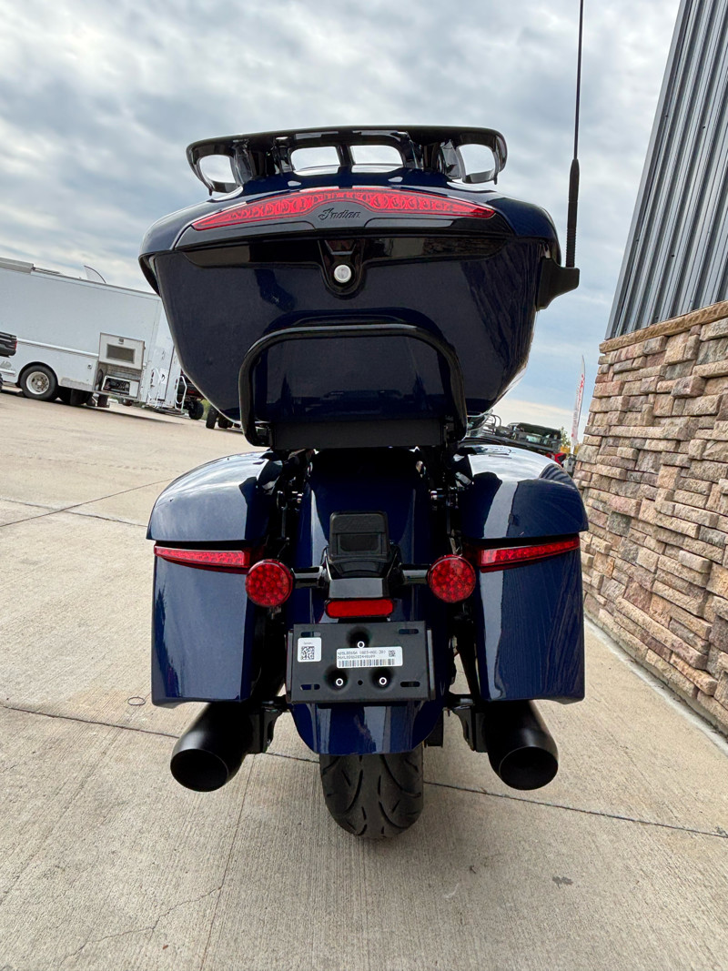 Pursuit Dark Horse 112