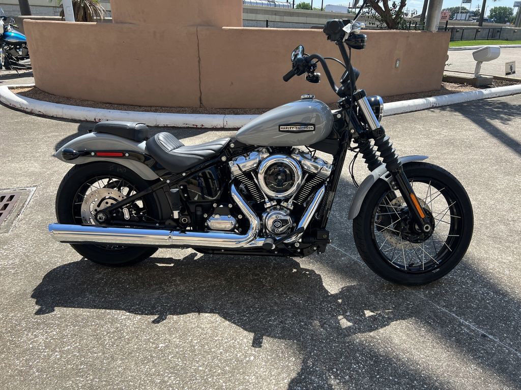 Street Bob®