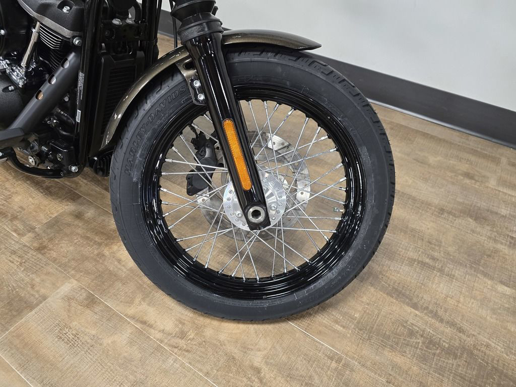 Street Bob®