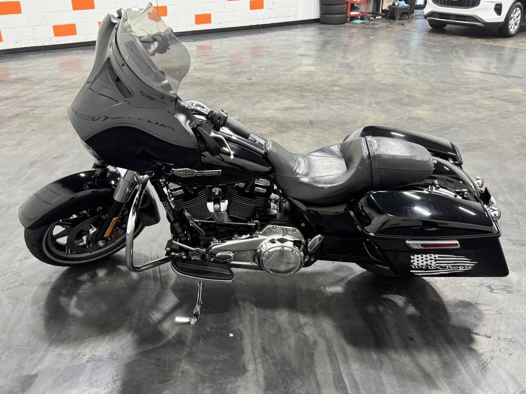 Street Glide®