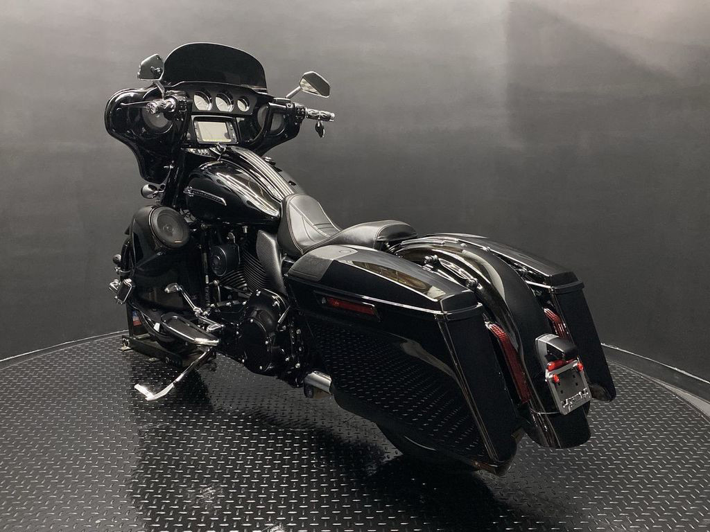 CVO® Street Glide®