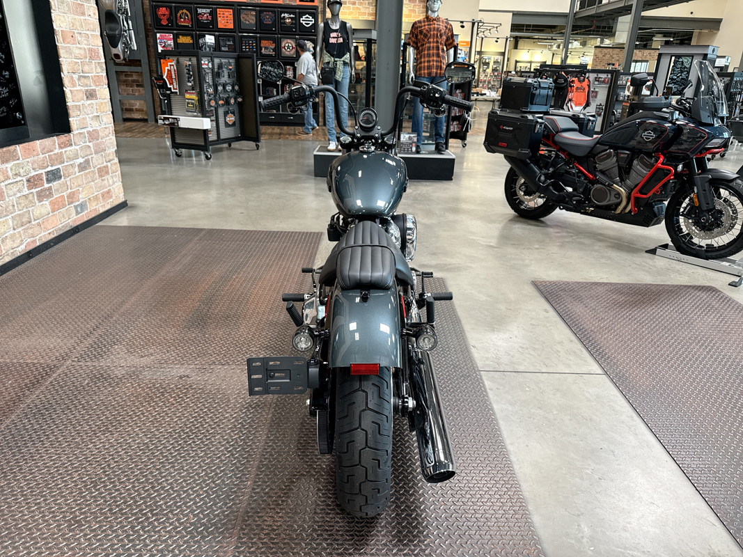Street Bob®