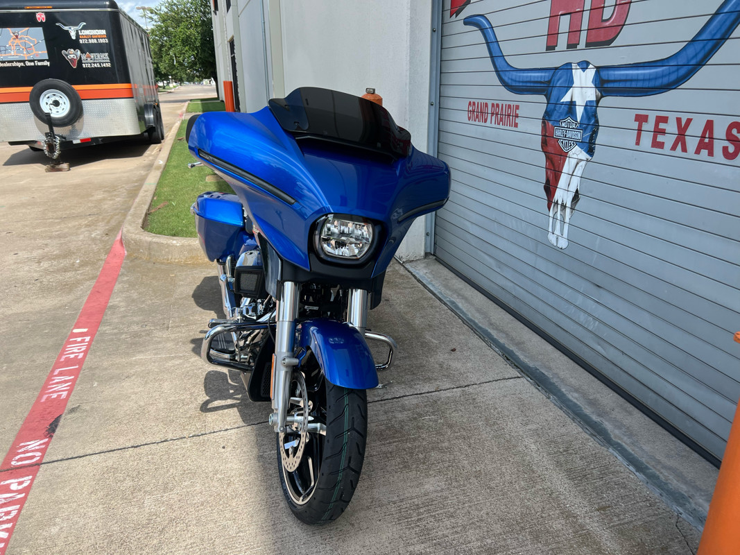 Street Glide®