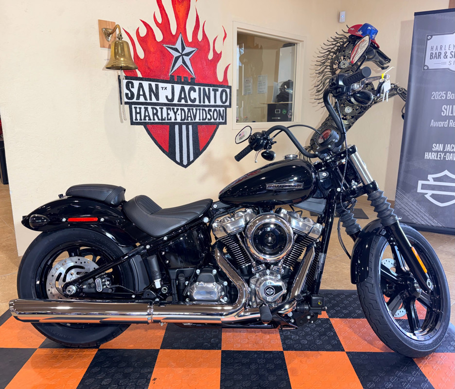 Street Bob®