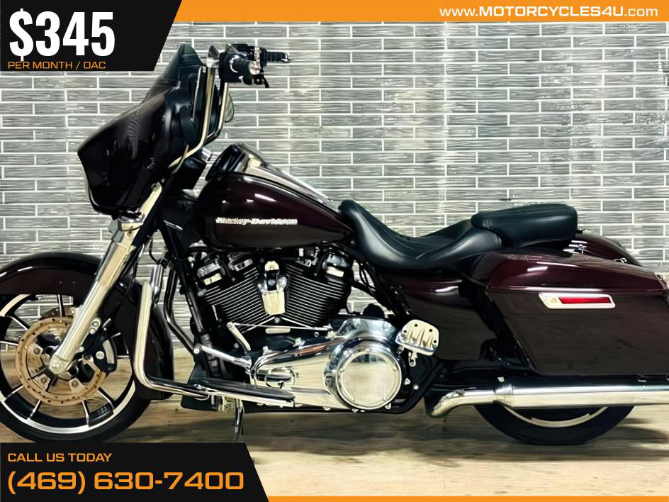 Street Glide®