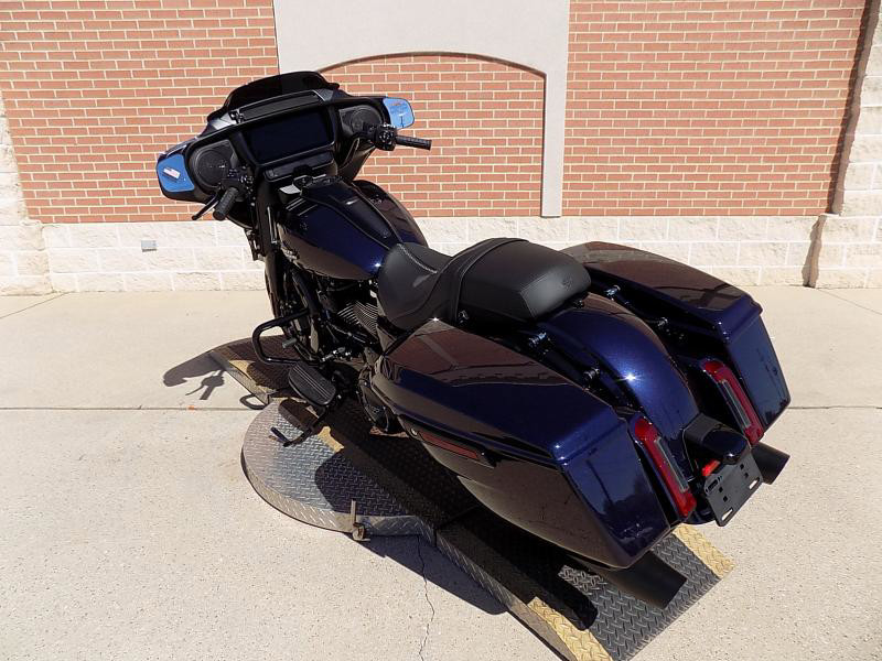 Street Glide®