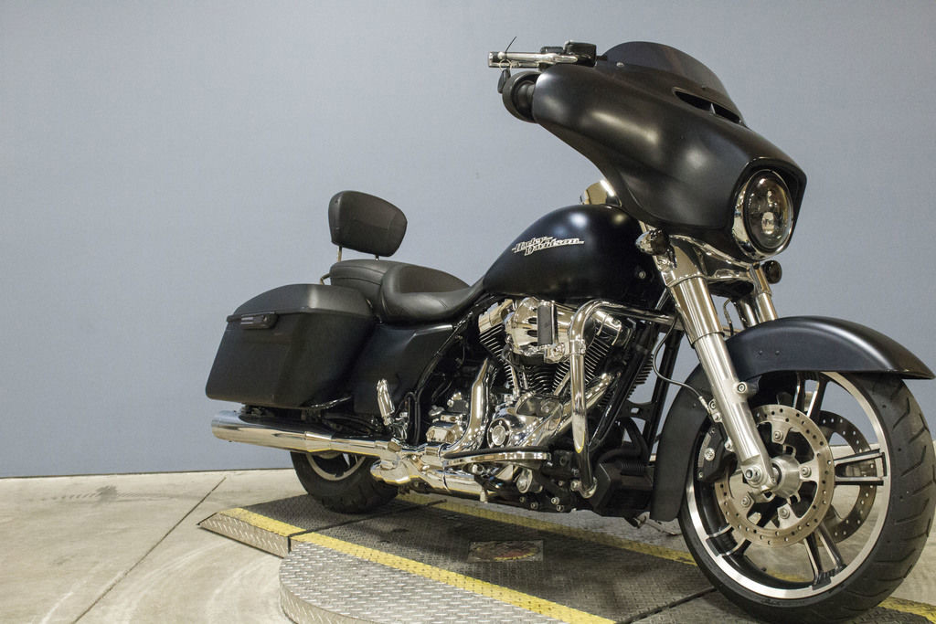 Street Glide®