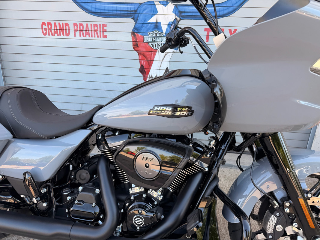 Road Glide®