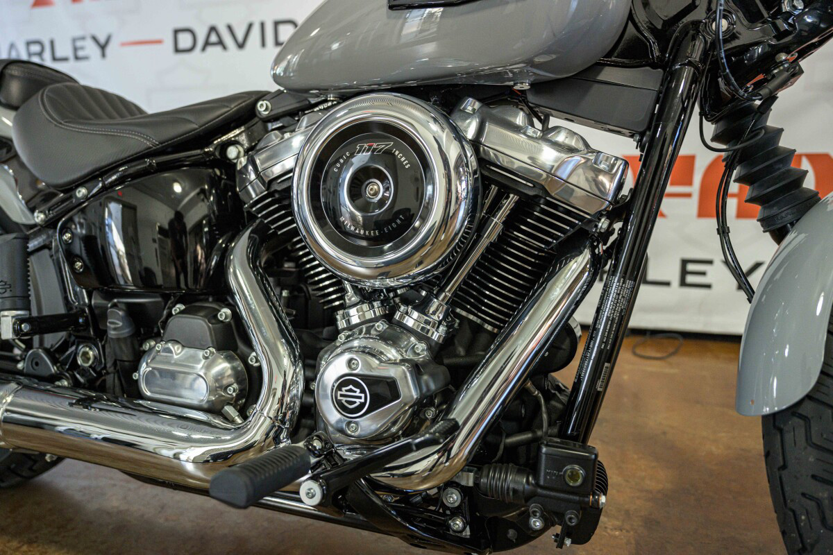 Street Bob®